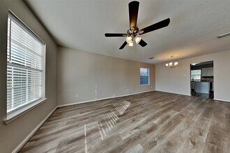 31110 Silver Village Dr in Spring, TX - Building Photo - Building Photo