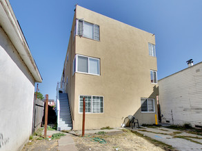 6619-6625 Bancroft Ave in Oakland, CA - Building Photo - Building Photo