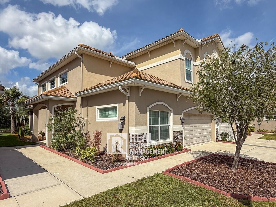 30025 Ganga Way in Wesley Chapel, FL - Foto de edificio