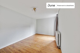 Private bedroom in 3 bed/1 bath Home in New York, NY - Building Photo - Building Photo