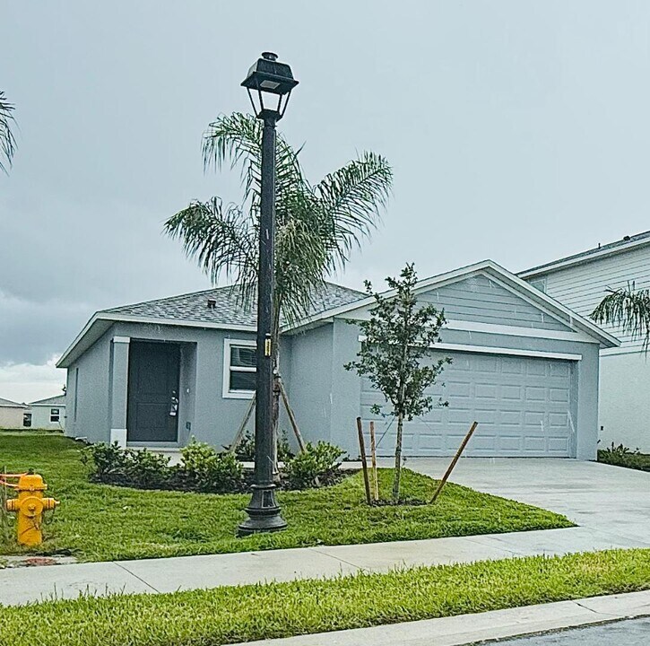 19741 Garden Rdg court in Lehigh Acres, FL - Building Photo