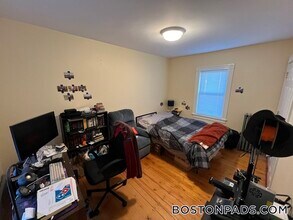6 White St Pl, Unit R in Cambridge, MA - Building Photo - Building Photo