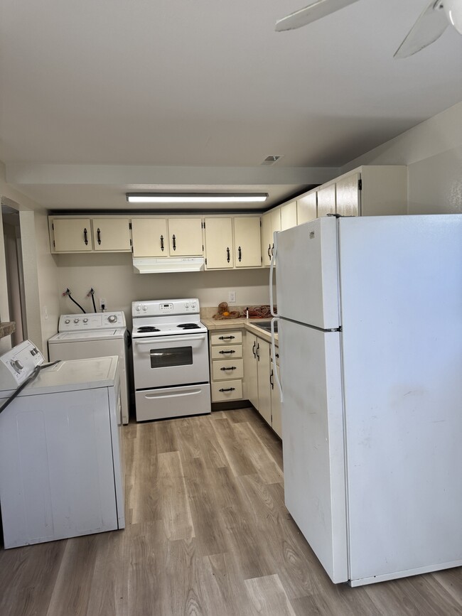 451 E 5600 S in Murray, UT - Building Photo - Building Photo