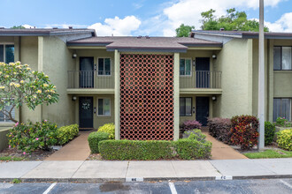 Escondido Condominiums in Altamonte Springs, FL - Foto de edificio - Building Photo