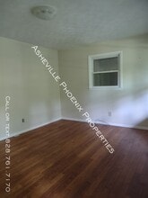 509 Wilson Ave in Swannanoa, NC - Building Photo - Building Photo