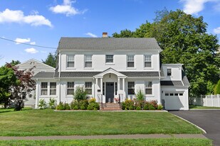 433 South Ave in New Canaan, CT - Building Photo