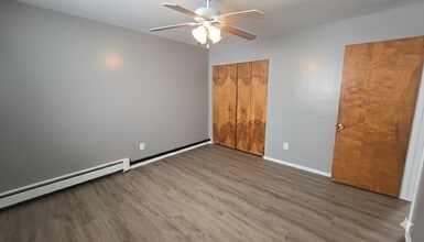 46169 Jefferson Ave in New Baltimore, MI - Building Photo - Building Photo