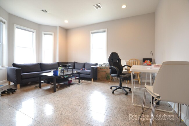 47 Allston St, Unit 2 in Boston, MA - Building Photo - Building Photo