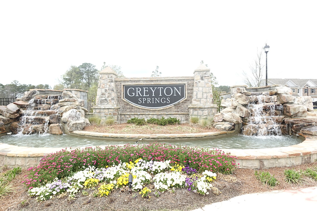 2383 Blue Monarch Dr in Buford, GA - Building Photo