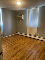 River Park in Detroit, MI - Building Photo