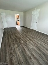 402 Caroline Ave in Hubbard, OH - Building Photo - Building Photo
