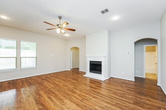 221 Jennie Marie Cir in Ferris, TX - Building Photo - Building Photo