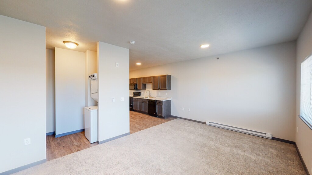 District 42 Apartments & Townhomes Sioux City, IA Apartments