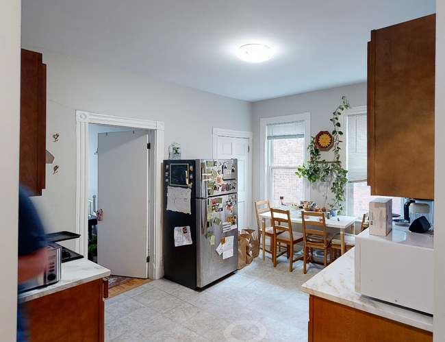 13 Pleasant St, Unit 10 Pleasant St., #2 in Cambridge, MA - Building Photo - Building Photo