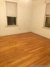 11 Scottfield Rd, Unit 3 in Boston, MA - Foto de edificio - Building Photo