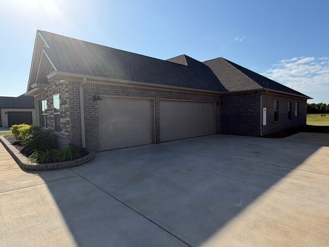 26316 Woodfield Dr in Athens, AL - Building Photo - Building Photo