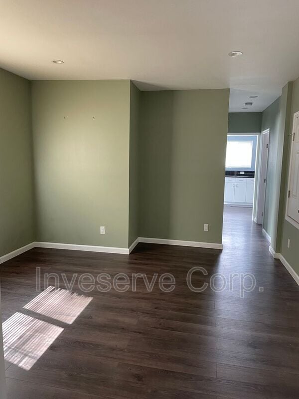 1165 Sunvue Pl in Los Angeles, CA - Building Photo - Building Photo