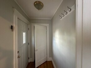 12 Jeanette Ave in Belmont, MA - Building Photo - Building Photo