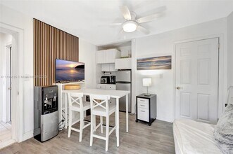 2751 NE 9th Terrace in Pompano Beach, FL - Building Photo - Building Photo