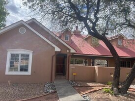 2504 Griegos Pl NW in Albuquerque, NM - Building Photo