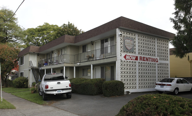 Cedar Lee Apartments in Portland, OR - Foto de edificio - Building Photo