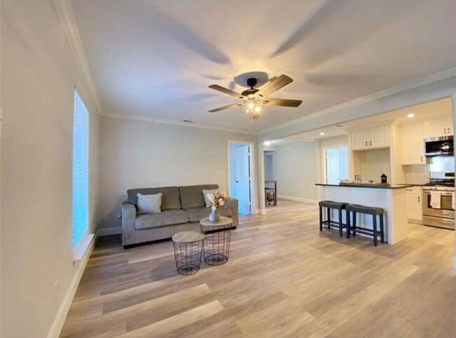 2722 Gladstone Dr in Dallas, TX - Building Photo - Building Photo