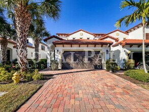 9452 Montebello Way in Ft. Myers, FL - Building Photo - Building Photo
