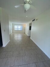 1920 E Edgewood Dr, Unit 1 N in Lakeland, FL - Foto de edificio - Building Photo