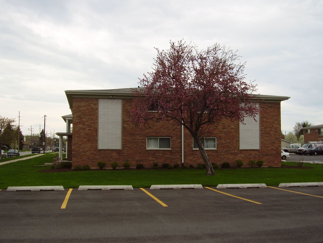 Williamsburg Square in Hammond, IN - Foto de edificio - Building Photo