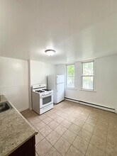 187 Wegman Pkwy in Jersey City, NJ - Building Photo - Building Photo