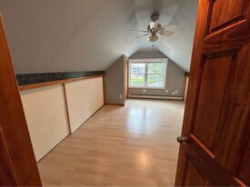 18 Park Ave in Medford, MA - Building Photo