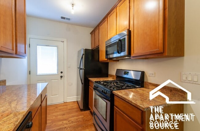 3433 N Lakewood Ave, Unit 2 in Chicago, IL - Foto de edificio - Building Photo