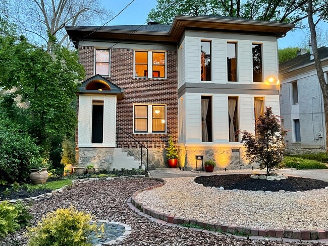 861 Durant Pl NE, Unit 1