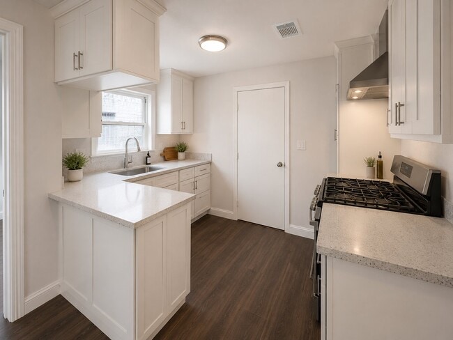 property at 2303 N Cleveland St