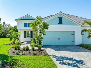 2385 Ariane Dr in Naples, FL - Building Photo - Building Photo