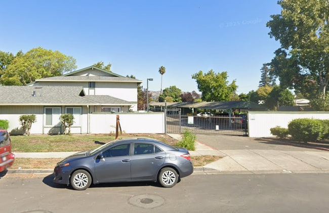 725 Auburn Pl in Hayward, CA - Building Photo - Building Photo