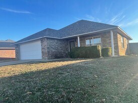 1670 Julie Ln in Alma, AR - Building Photo