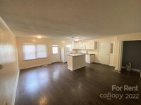 718 E Maple Ave, Unit M photo'