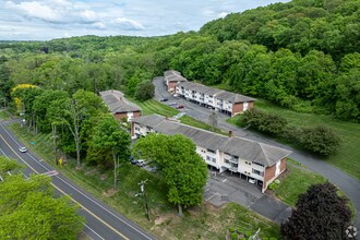 271 Main St in Farmington, CT - Building Photo - Building Photo