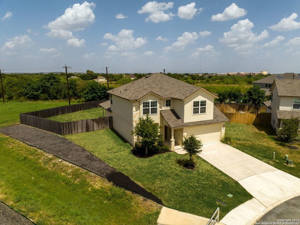 9530 Cord Grass in San Antonio, TX - Building Photo