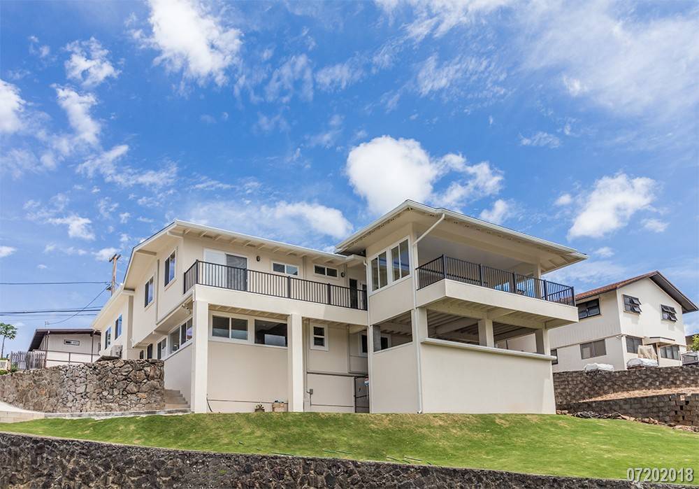 1592 Ala 'Amo'amo St in Honolulu, HI - Foto de edificio