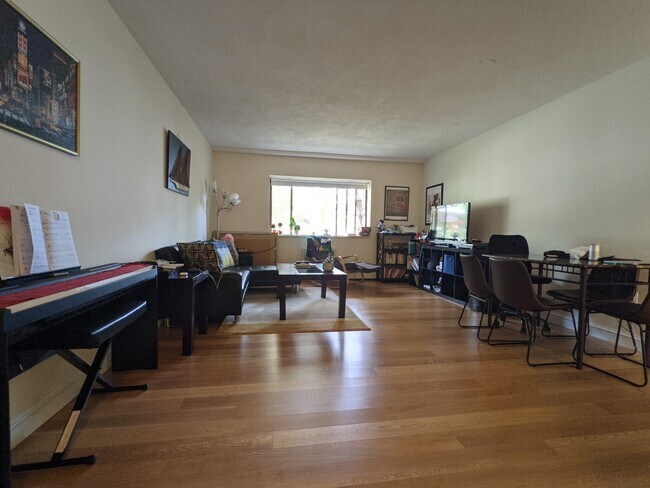 30 Fuller St in Brookline, MA - Building Photo - Building Photo