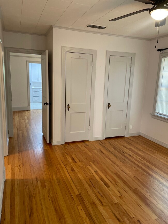 property at 122 Rowland Pl