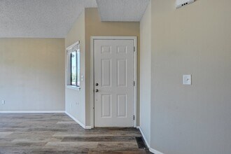615 Upton Dr in Colorado Springs, CO - Building Photo - Building Photo