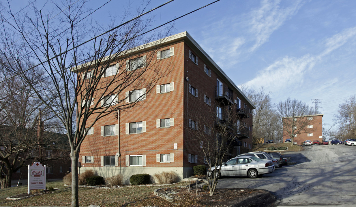 Oakley Terrace in Cincinnati, OH - Foto de edificio