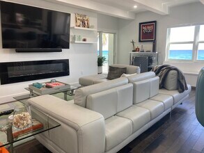 3520 S Ocean Blvd in South Palm Beach, FL - Foto de edificio - Building Photo