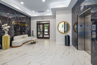The Gateway @ Dunellen in Dunellen, NJ - Foto de edificio - Interior Photo