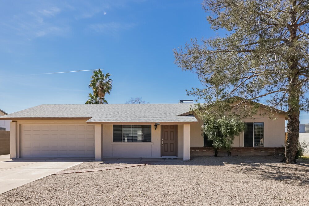 7209 W Carol Ave in Peoria, AZ - Building Photo