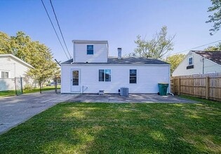 4754 Brooksdale Rd in Mentor, OH - Building Photo - Building Photo