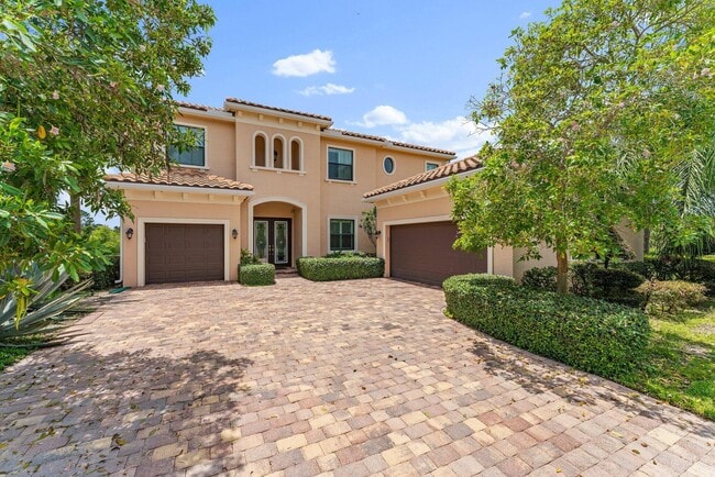 property at 5155 SW Longspur Ln